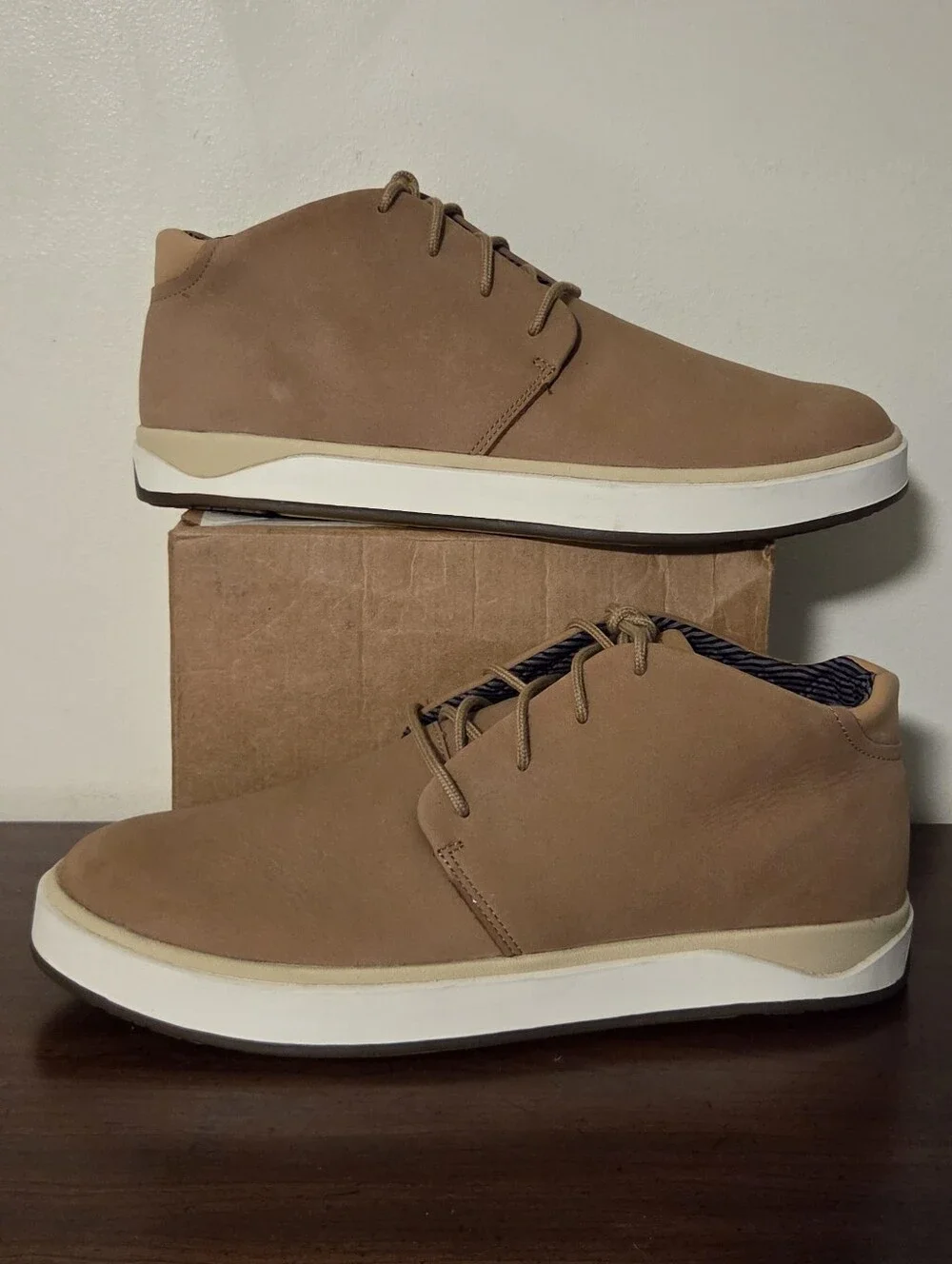 OluKai Papaku Ili Leather Chukka Boots Tan Men’s Sz 13 Worn Once